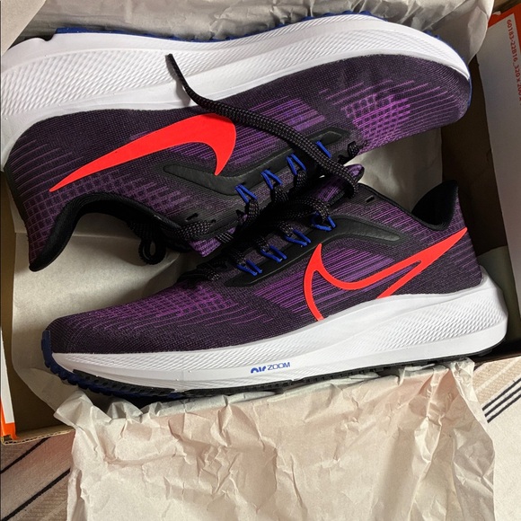 Nike Shoes - Nike Air Zoom Pegasus 39 Sneakers